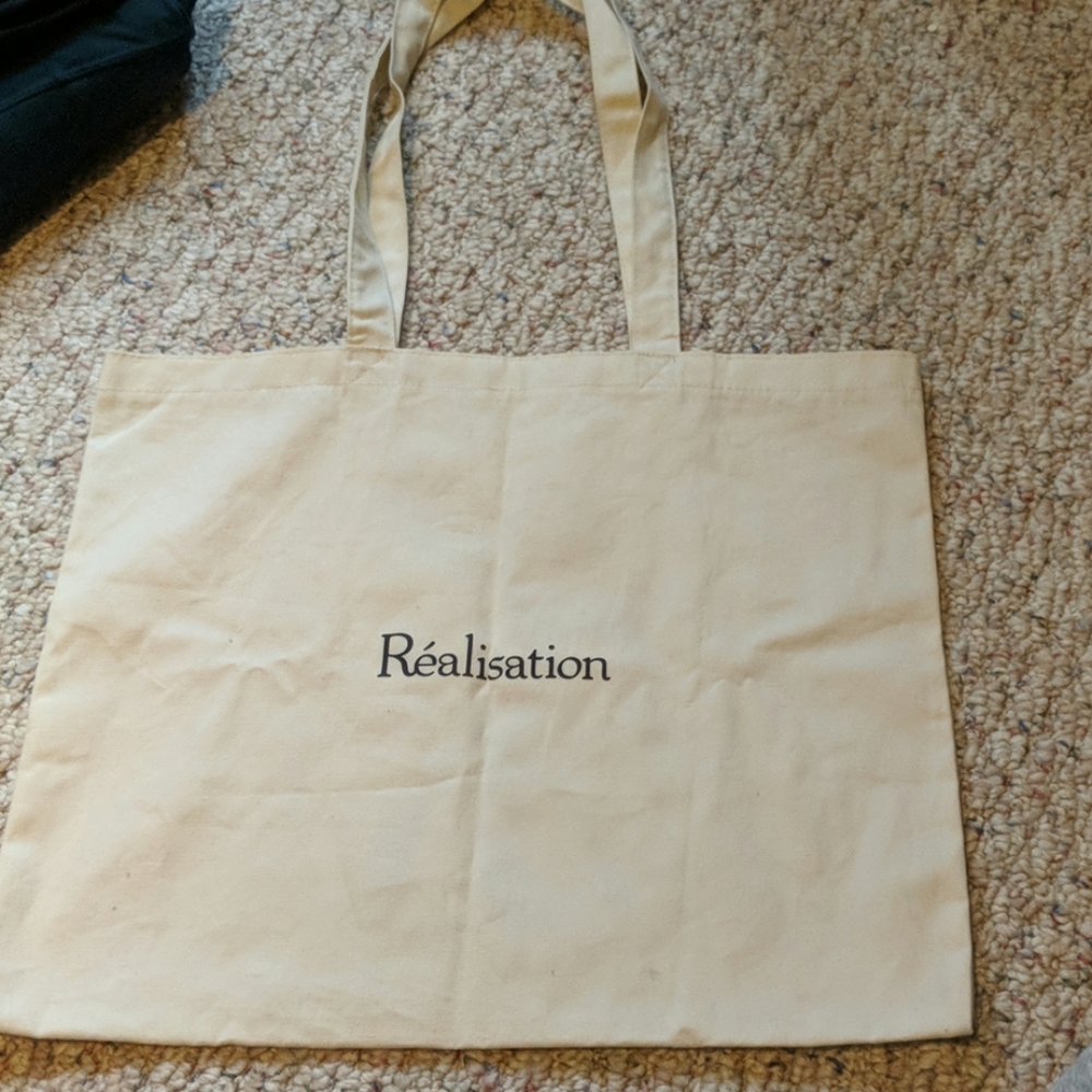Realisation par special edition tote